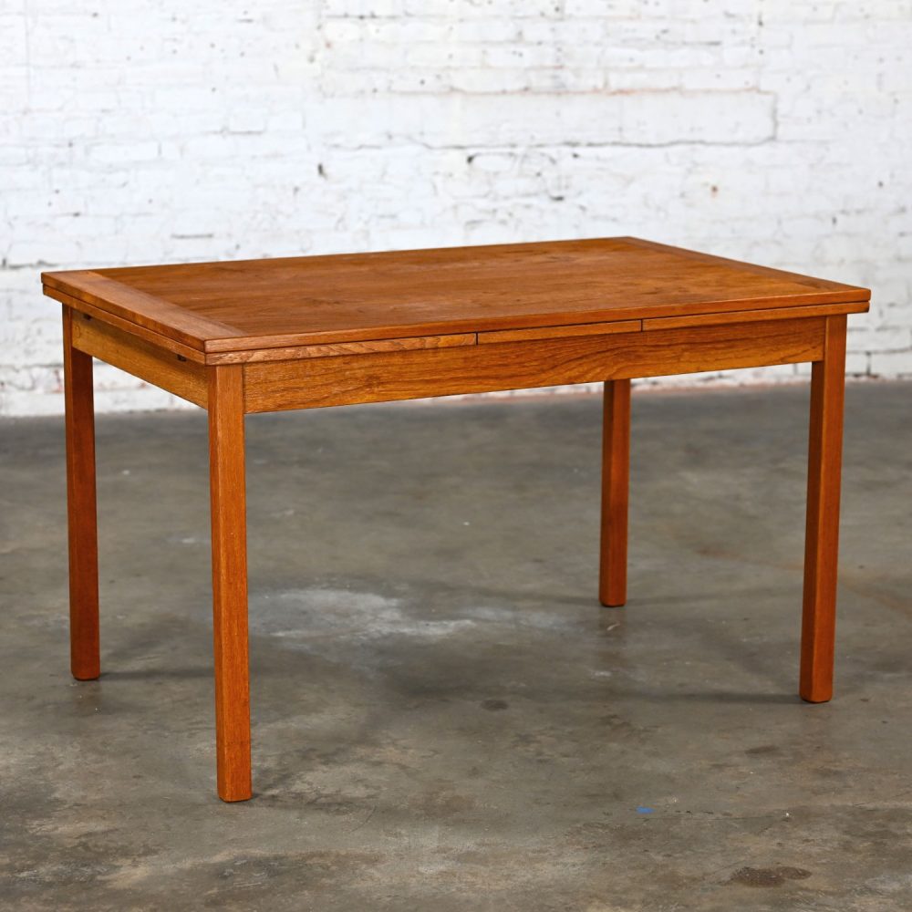 1970’s Scandinavian Modern D Scan Teak Draw Leaf Expanding Dining Table