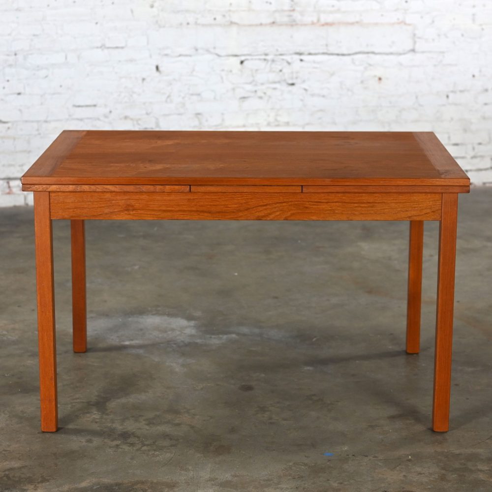 1970’s Scandinavian Modern D Scan Teak Draw Leaf Expanding Dining Table