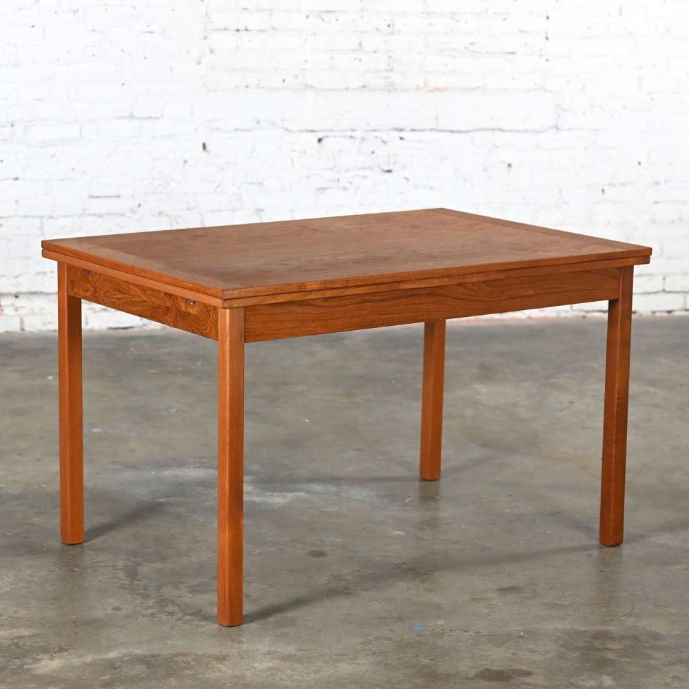 1970’s Scandinavian Modern D Scan Teak Draw Leaf Expanding Dining Table