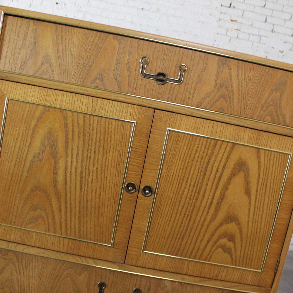 Vintage Modern Campaign Style Oak Gentlemen’s Chest by Founders Furniture Patterns 35