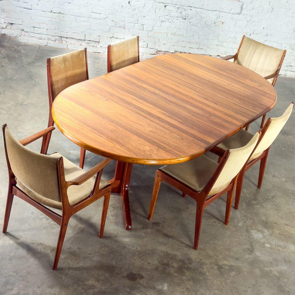 Mid-20th Century Scandinavian Modern Set of 6 Teak Dining Chairs by Uldum Mobelfabrik Attributed to Johannes Andersen