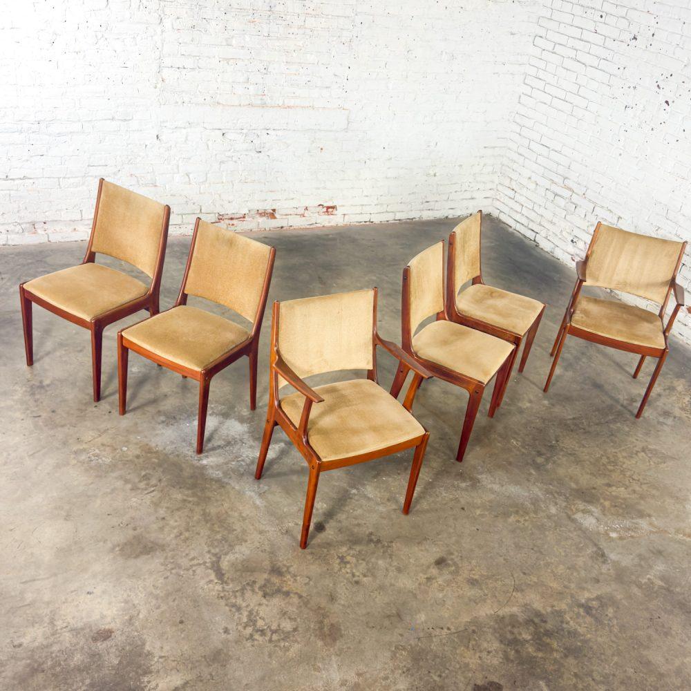Mid-20th Century Scandinavian Modern Set of 6 Teak Dining Chairs by Uldum Mobelfabrik Attributed to Johannes Andersen