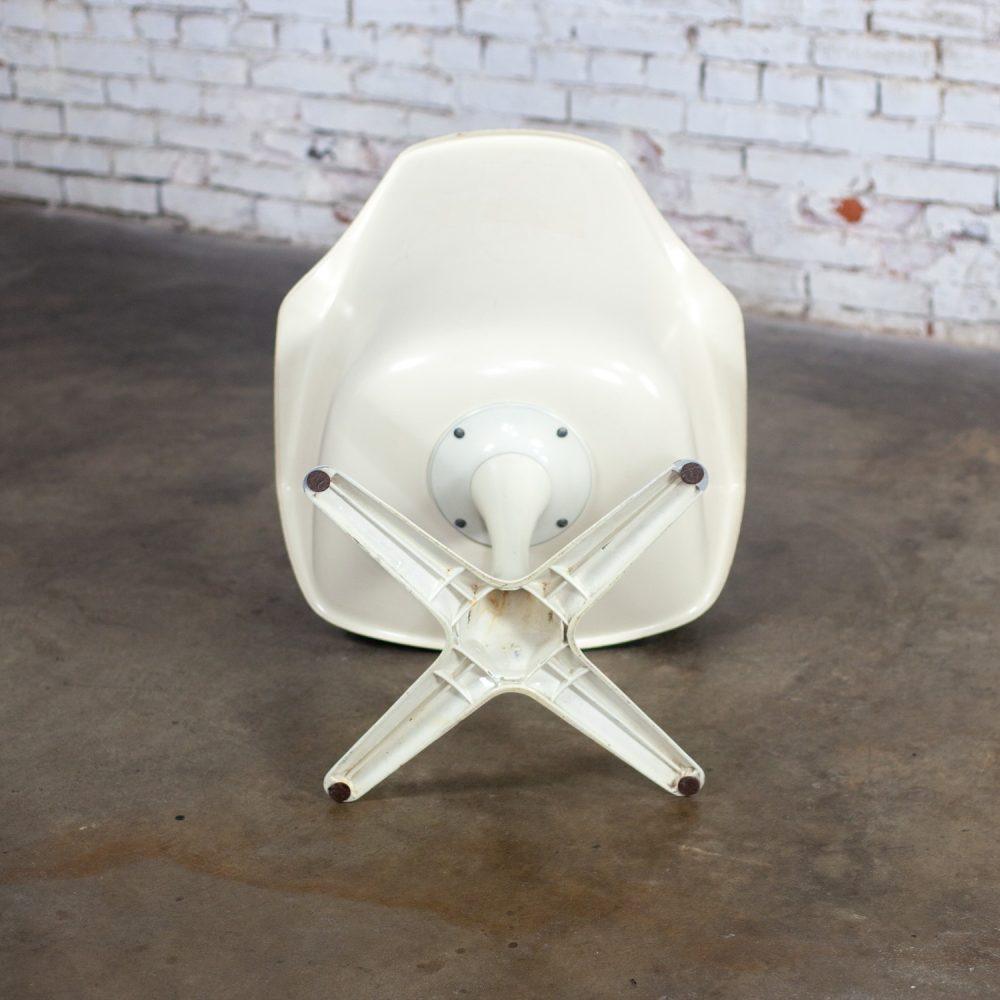 1 Mid-20th Century MCM Tulip Armchair with White Shell & Black Cushion by Burke, Inc.