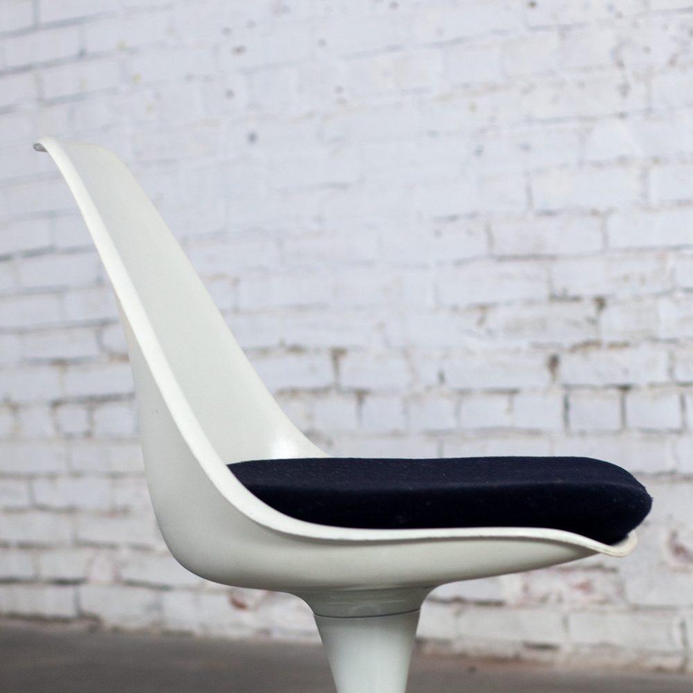 1 Mid-20th Century Mid Century Modern Tulip Side Chair White Shell & Black Cushions by Burke