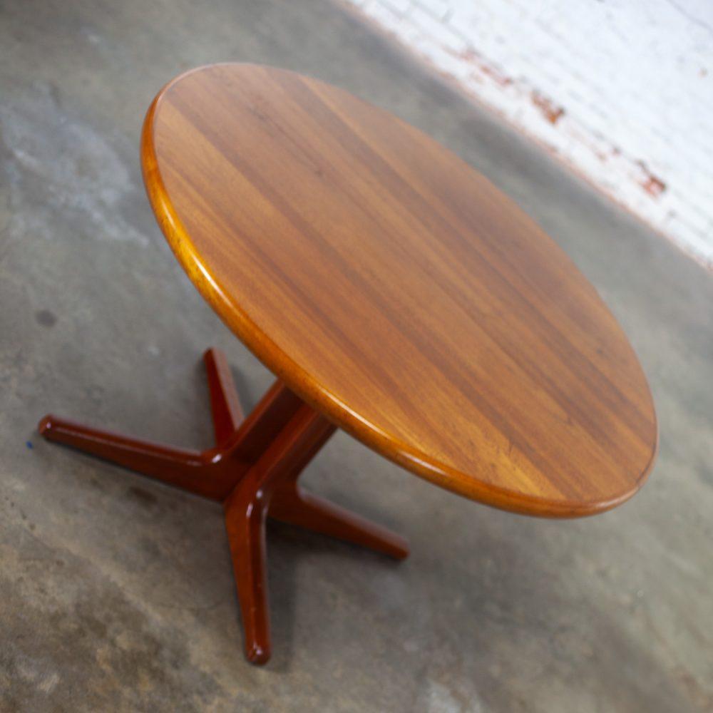 Mid-20th Century Scandinavian Modern Round to Oval Teak Expanding Dining Table Attributed to Gudme Mobelfabrik