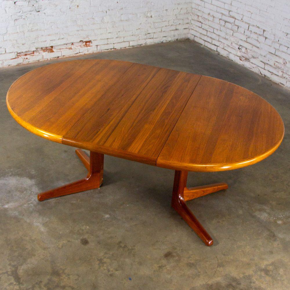 Mid-20th Century Scandinavian Modern Round to Oval Teak Expanding Dining Table Attributed to Gudme Mobelfabrik