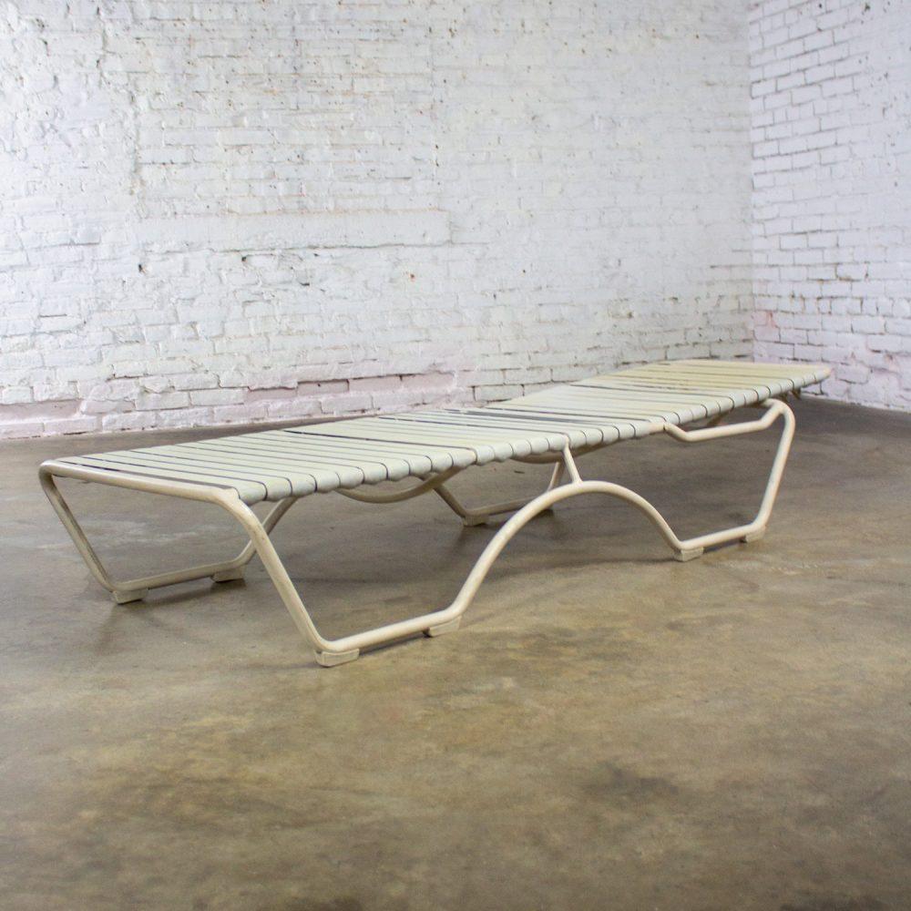1950-1960’s Mid-Century Modern Tropitone Kahana Stackable Chaise Lounge w/Vinyl Straps & Aluminum Frame