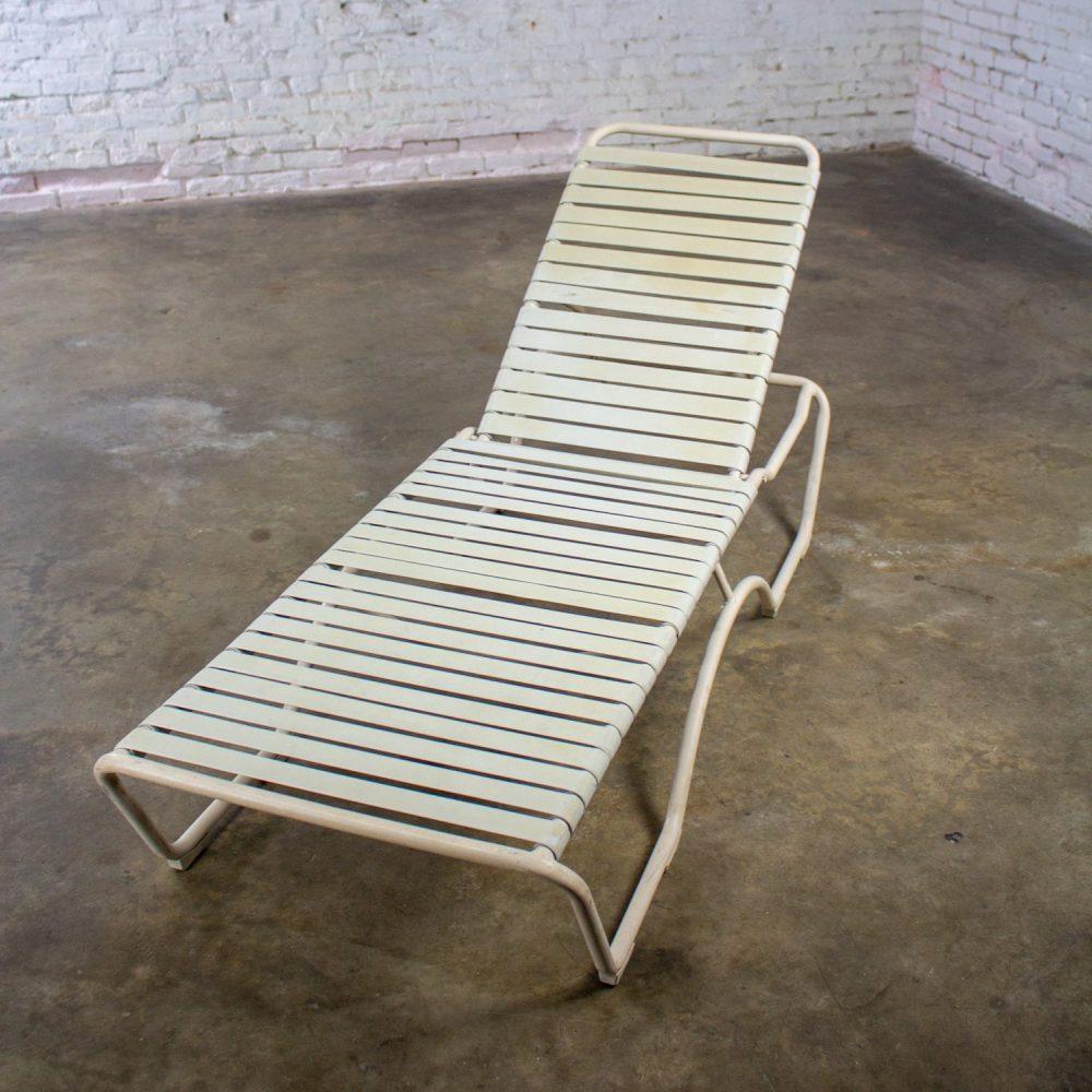 1950-1960’s Mid-Century Modern Tropitone Kahana Stackable Chaise Lounge w/Vinyl Straps & Aluminum Frame