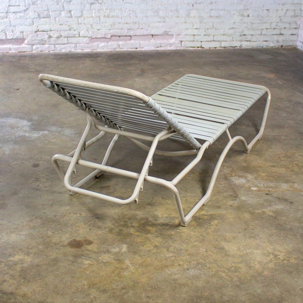 1950-1960’s Mid-Century Modern Tropitone Kahana Stackable Chaise Lounge w/Vinyl Straps & Aluminum Frame