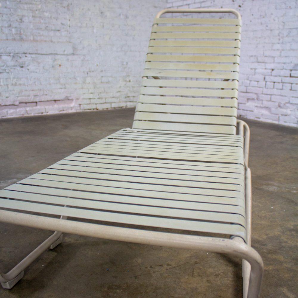 1950-1960’s Mid-Century Modern Tropitone Kahana Stackable Chaise Lounge w/Vinyl Straps & Aluminum Frame