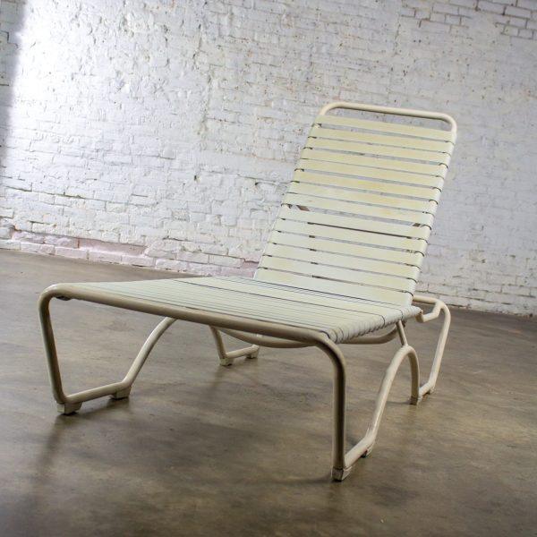 1950-1960’s Mid-Century Modern Tropitone Kahana Stackable Chaise Lounge w/Vinyl Straps & Aluminum Frame