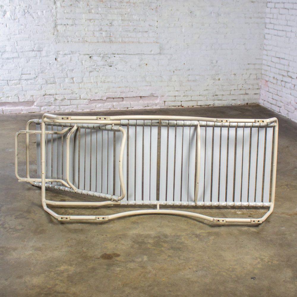 1950-1960’s Mid-Century Modern Tropitone Kahana Stackable Chaise Lounge w/Vinyl Straps & Aluminum Frame