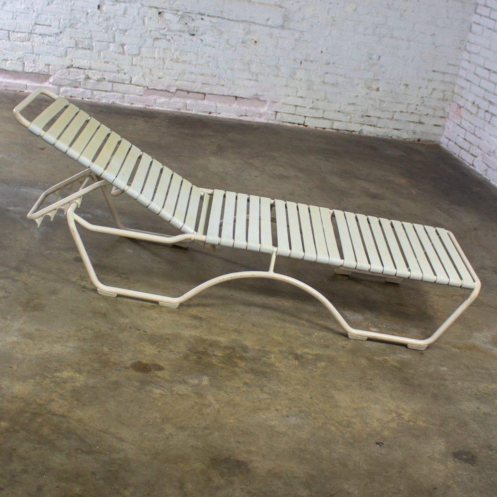 1950-1960’s Mid-Century Modern Tropitone Kahana Stackable Chaise Lounge w/Vinyl Straps & Aluminum Frame