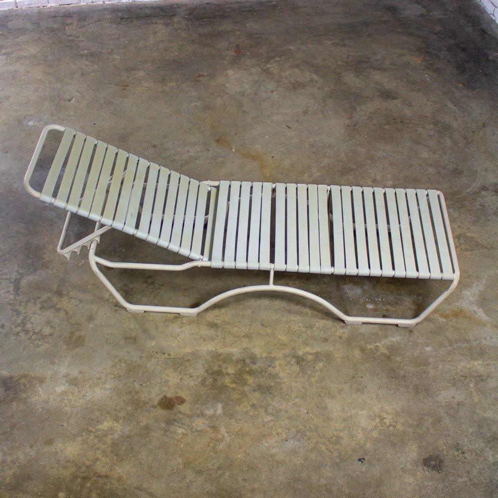 1950-1960’s Mid-Century Modern Tropitone Kahana Stackable Chaise Lounge w/Vinyl Straps & Aluminum Frame