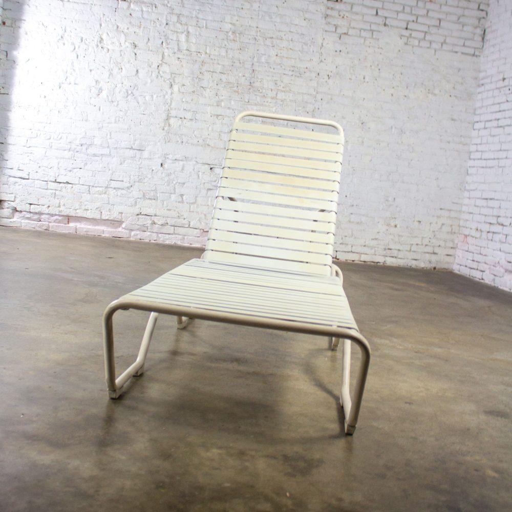 1950-1960’s Mid-Century Modern Tropitone Kahana Stackable Chaise Lounge w/Vinyl Straps & Aluminum Frame