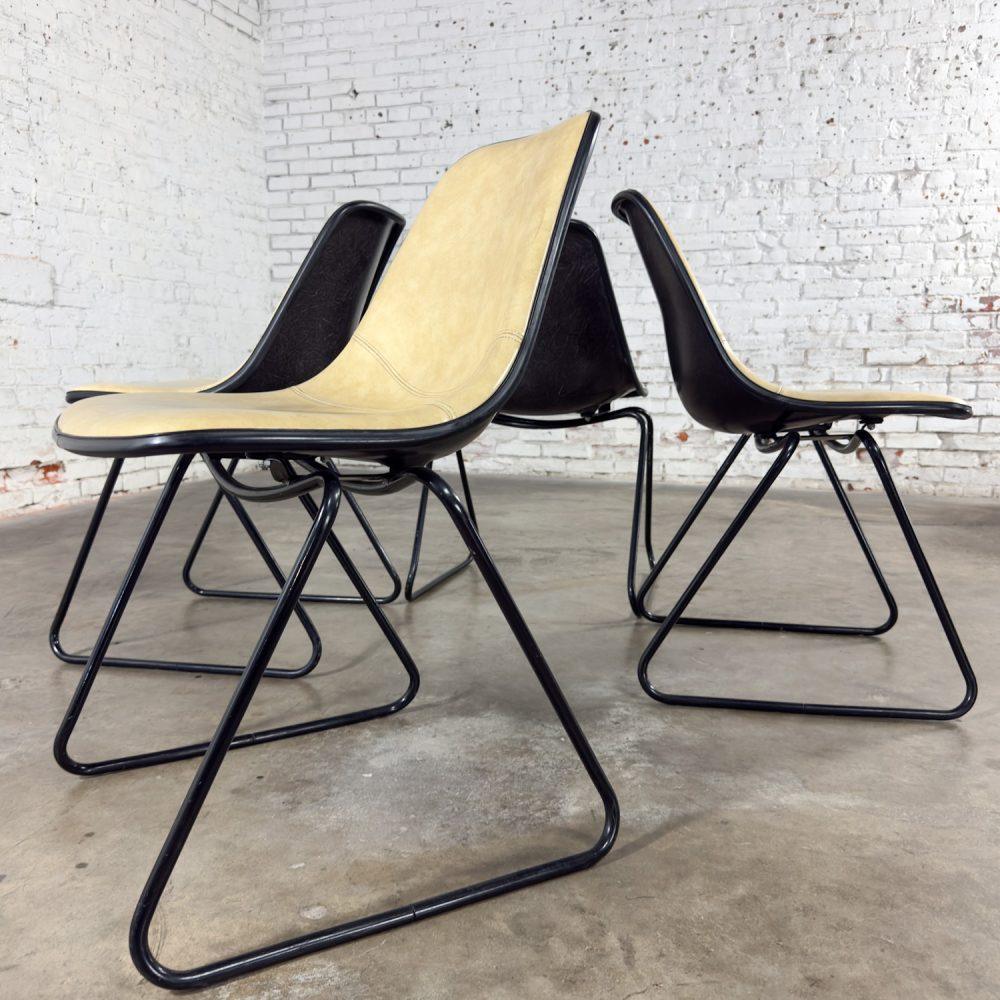 Mid-20th Century Mid-Century Modern Set of 4 Krueger Chairs & Tulip Style Base Table w/Faux Wood Top