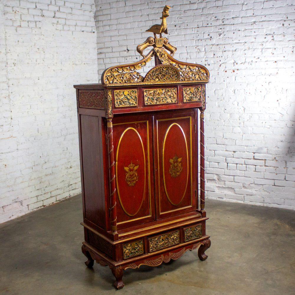 19th to Early 20th Century Indonesian Maduran Imperial Wedding or Jodang Dowry Chest for Groom