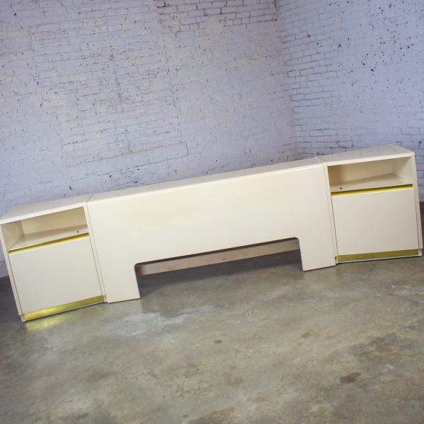 1990’s Modern to Postmodern Lane Furniture Queen Size Bed Headboard w/Nightstands White Lacquer & Brass