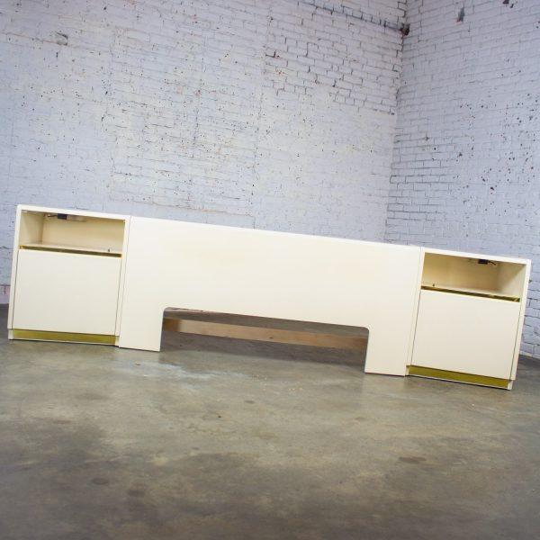 1990’s Modern to Postmodern Lane Furniture Queen Size Bed Headboard w/Nightstands White Lacquer & Brass