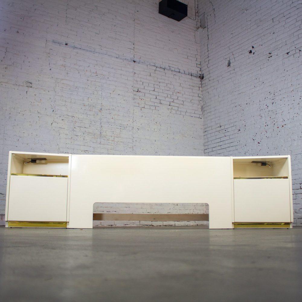1990’s Modern to Postmodern Lane Furniture Queen Size Bed Headboard w/Nightstands White Lacquer & Brass
