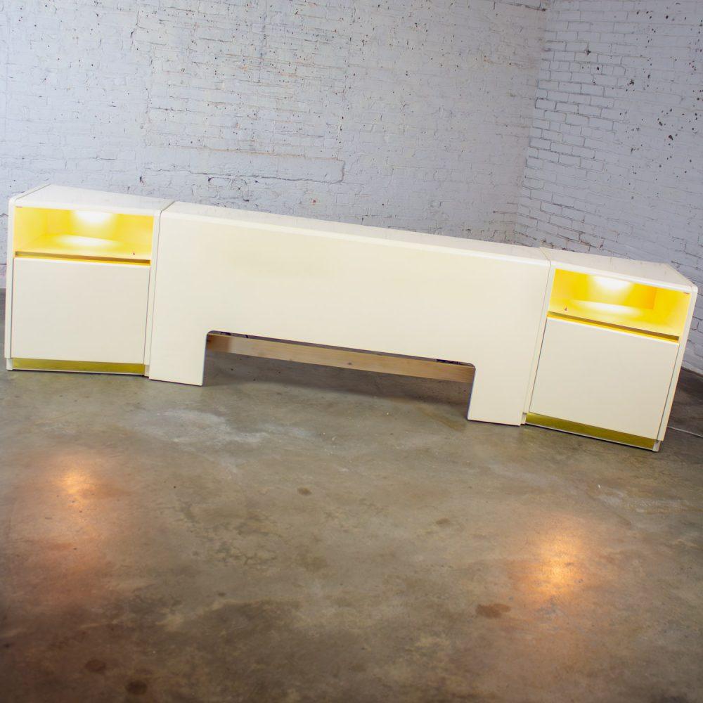 1990’s Modern to Postmodern Lane Furniture Queen Size Bed Headboard w/Nightstands White Lacquer & Brass