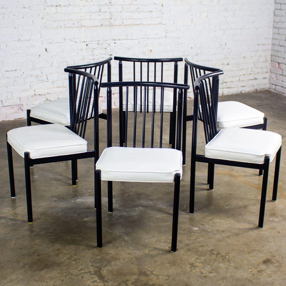 Mid to Late 20th Century MCM to Modern Set of 6 Dining Chairs w/Black Steel Frames & White Vinyl Seats