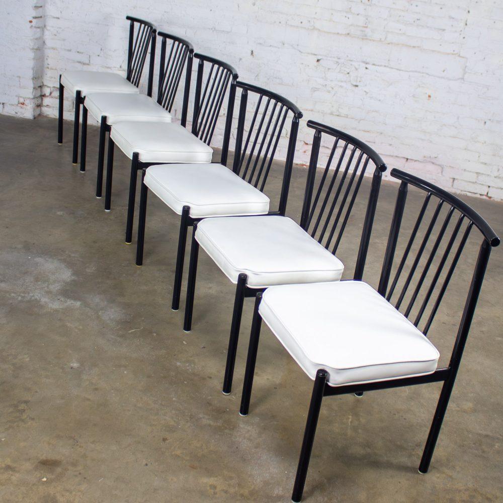 Mid to Late 20th Century MCM to Modern Set of 6 Dining Chairs w/Black Steel Frames & White Vinyl Seats