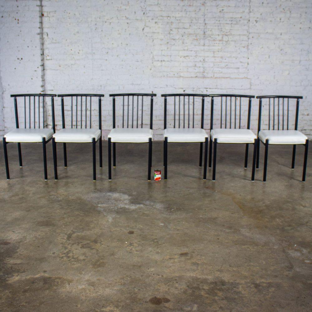 Mid to Late 20th Century MCM to Modern Set of 6 Dining Chairs w/Black Steel Frames & White Vinyl Seats