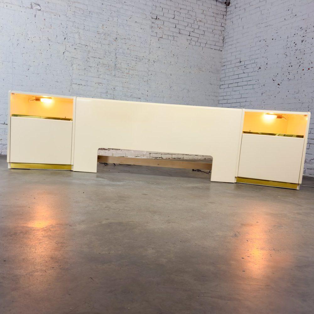 1990’s Modern to Postmodern Lane Furniture Queen Size Bed Headboard w/Nightstands White Lacquer & Brass