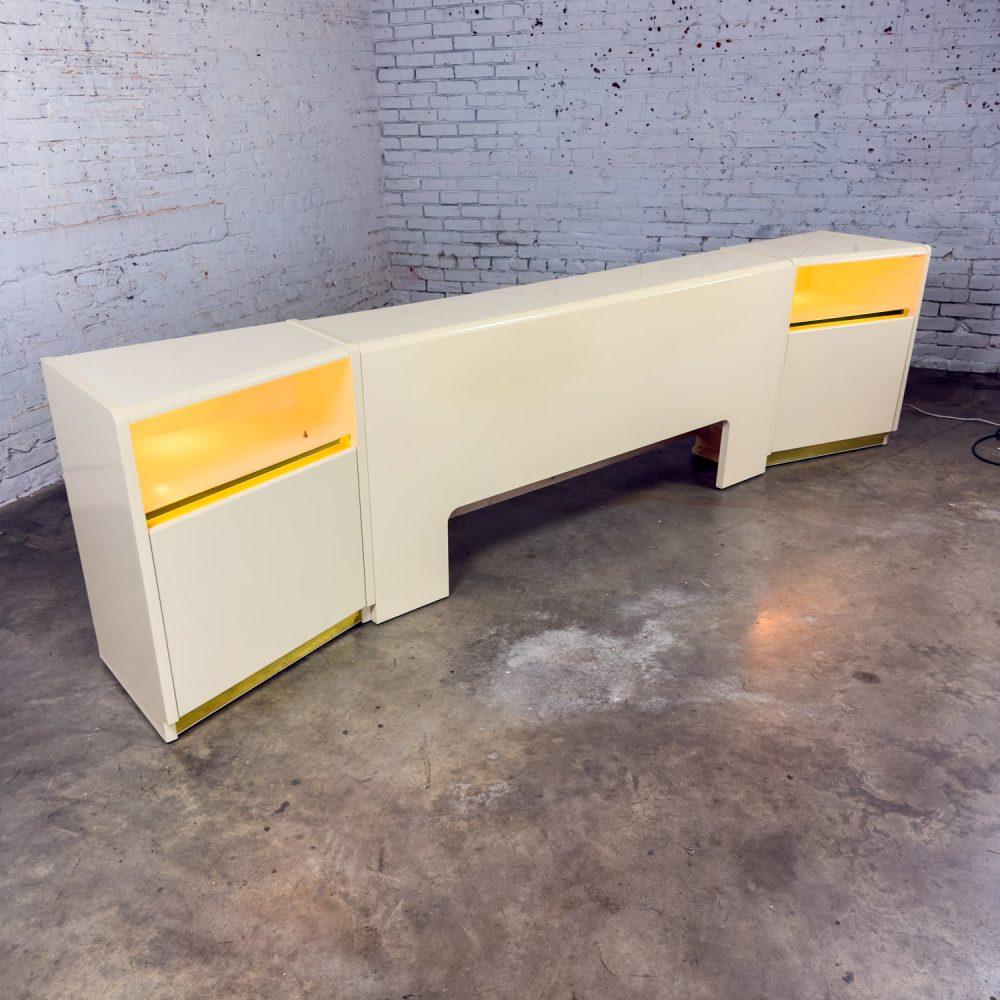 1990’s Modern to Postmodern Lane Furniture Queen Size Bed Headboard w/Nightstands White Lacquer & Brass