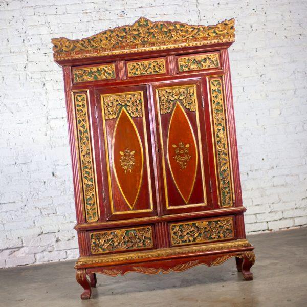 19th to Early 20th Century Indonesian Maduran Imperial Wedding or Jodang Dowry Chest for Bride