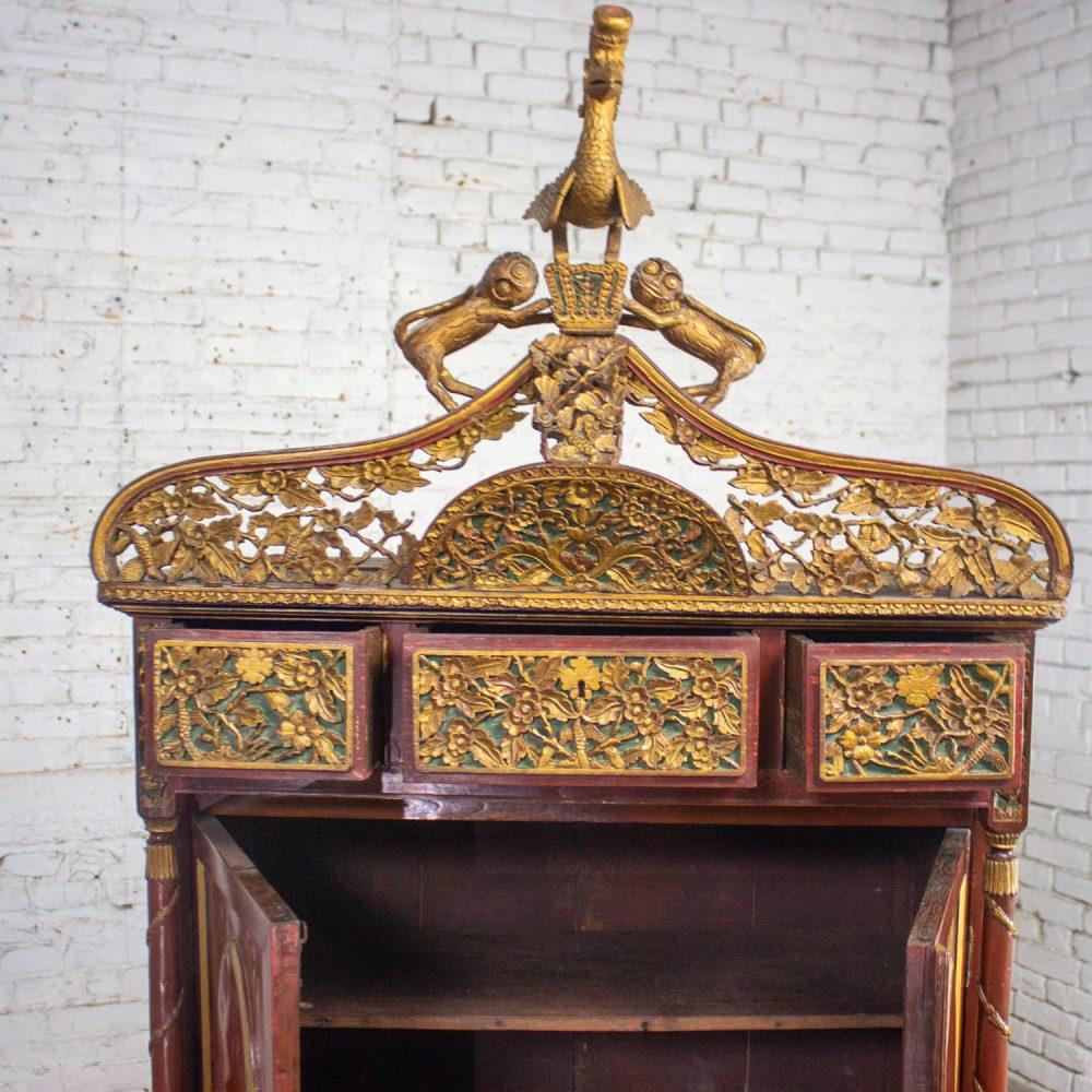 19th to Early 20th Century Indonesian Maduran Imperial Wedding or Jodang Dowry Chest for Groom