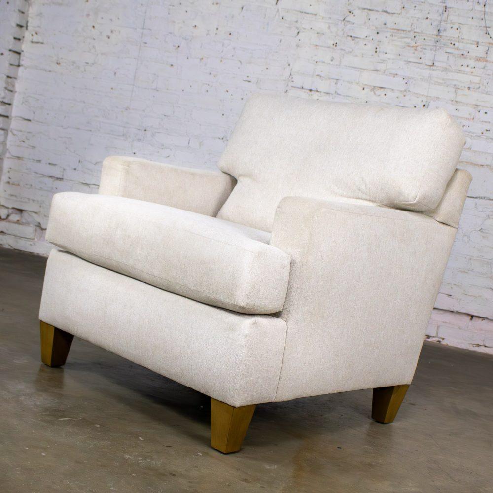 Early 21st Century Modern Lloyd Club or Accent Chair by Flexsteel Upholstered w/Beige Tweed Fabric