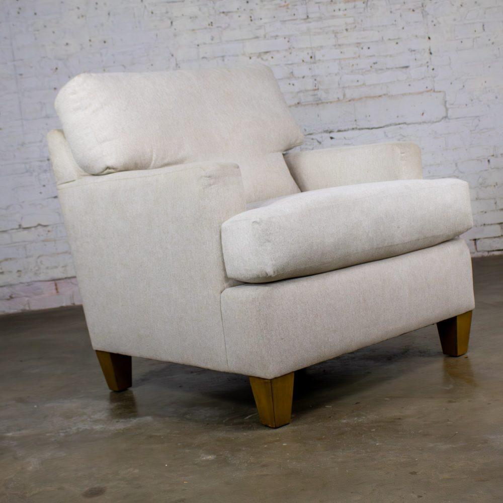 Early 21st Century Modern Lloyd Club or Accent Chair by Flexsteel Upholstered w/Beige Tweed Fabric