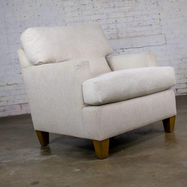 Early 21st Century Modern Lloyd Club or Accent Chair by Flexsteel Upholstered w/Beige Tweed Fabric