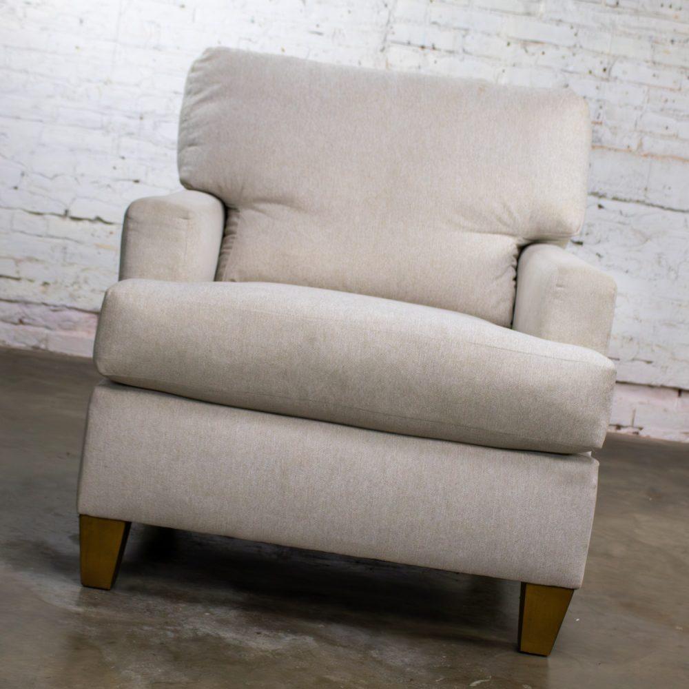 Early 21st Century Modern Lloyd Club or Accent Chair by Flexsteel Upholstered w/Beige Tweed Fabric