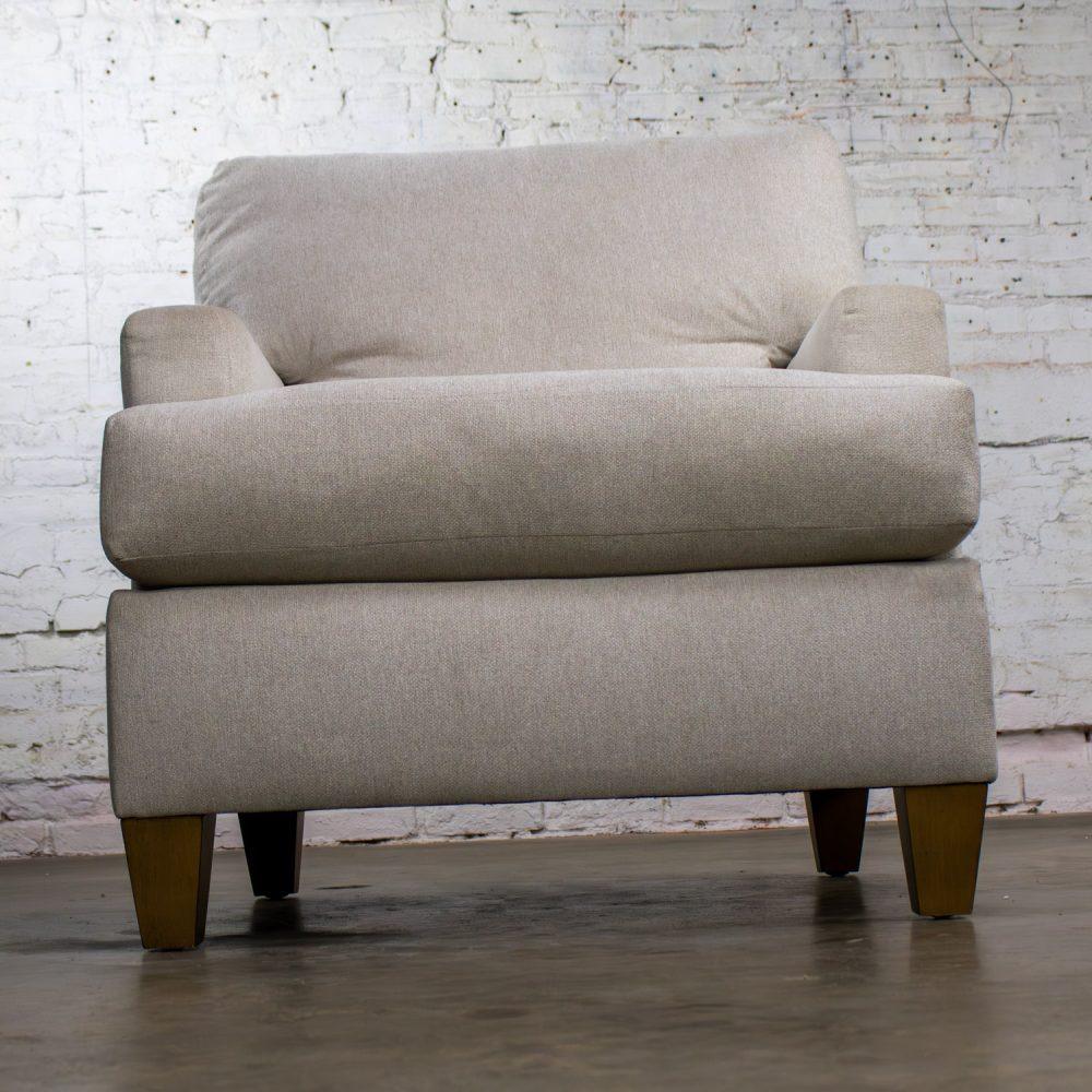 Early 21st Century Modern Lloyd Club or Accent Chair by Flexsteel Upholstered w/Beige Tweed Fabric