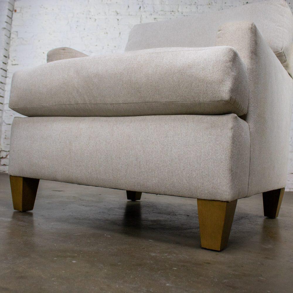 Early 21st Century Modern Lloyd Club or Accent Chair by Flexsteel Upholstered w/Beige Tweed Fabric