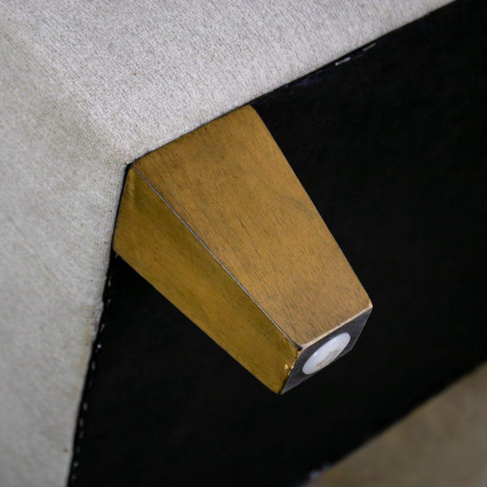 Early 21st Century Modern Lloyd Club or Accent Chair by Flexsteel Upholstered w/Beige Tweed Fabric