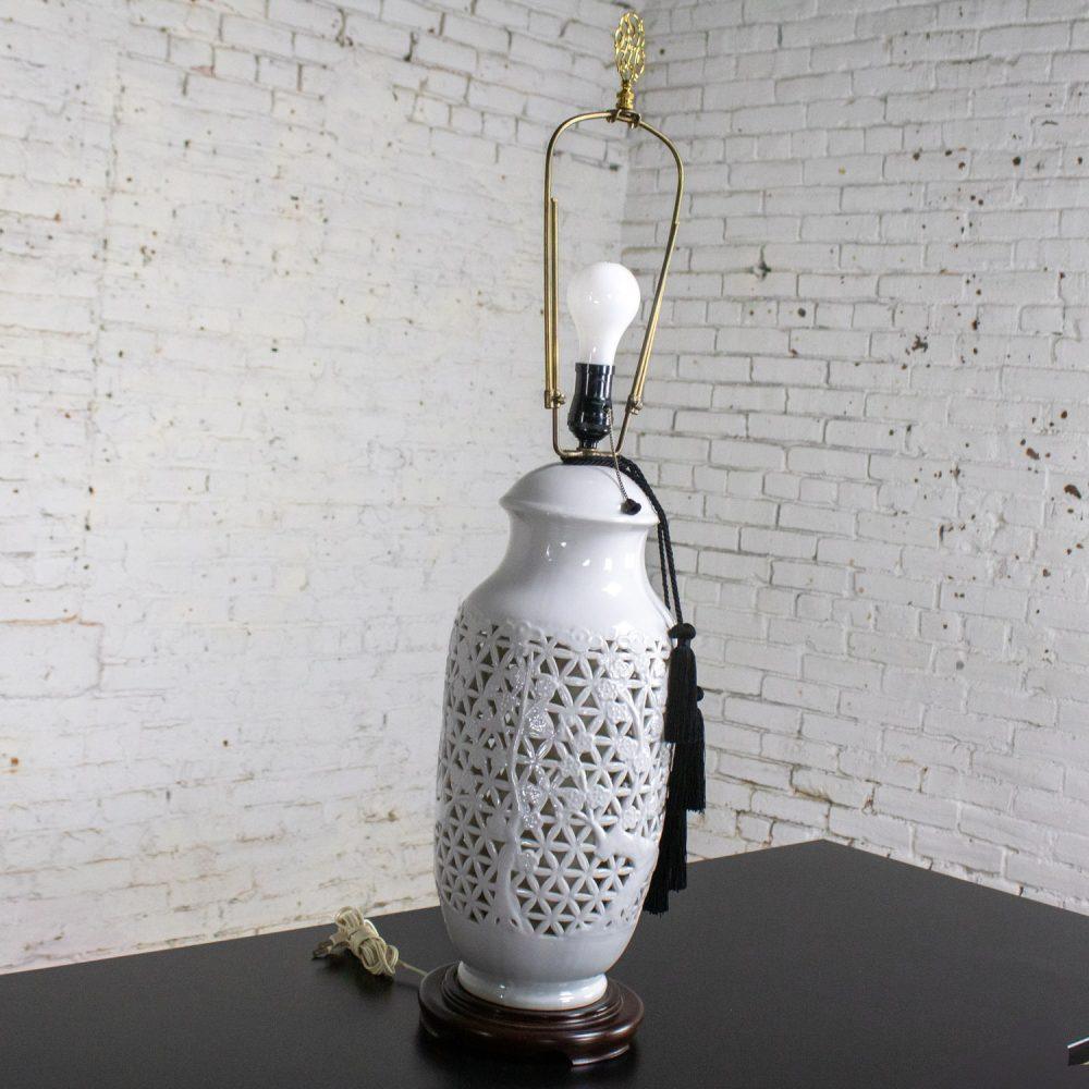 Lamp Size: - O/A Adjustable Height: 33-38 Inches - Height to top of Adjustable Harp: 31-36 Inches - Height to top of Socket: 21.5 Inches - Body Size:18H x 7.5W Inches - Base Size: 1.25H x 7.5W Inches - Weight: 8.99 Pounds