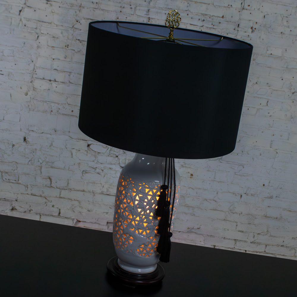 Lamp Size: - O/A Adjustable Height: 33-38 Inches - Height to top of Adjustable Harp: 31-36 Inches - Height to top of Socket: 21.5 Inches - Body Size:18H x 7.5W Inches - Base Size: 1.25H x 7.5W Inches - Weight: 8.99 Pounds