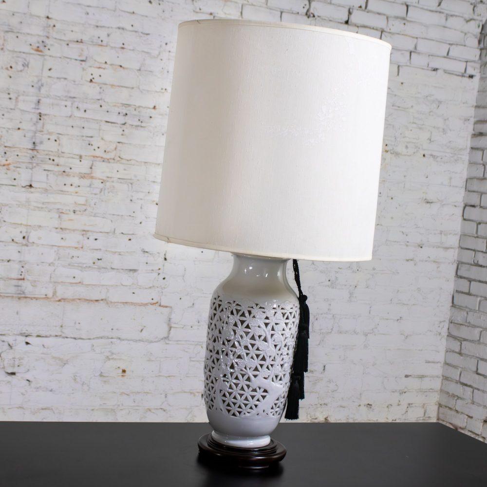 Lamp Size: - O/A Adjustable Height: 33-38 Inches - Height to top of Adjustable Harp: 31-36 Inches - Height to top of Socket: 21.5 Inches - Body Size:18H x 7.5W Inches - Base Size: 1.25H x 7.5W Inches - Weight: 8.99 Pounds