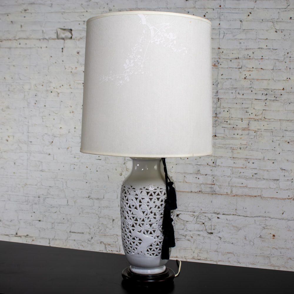 Lamp Size: - O/A Adjustable Height: 33-38 Inches - Height to top of Adjustable Harp: 31-36 Inches - Height to top of Socket: 21.5 Inches - Body Size:18H x 7.5W Inches - Base Size: 1.25H x 7.5W Inches - Weight: 8.99 Pounds