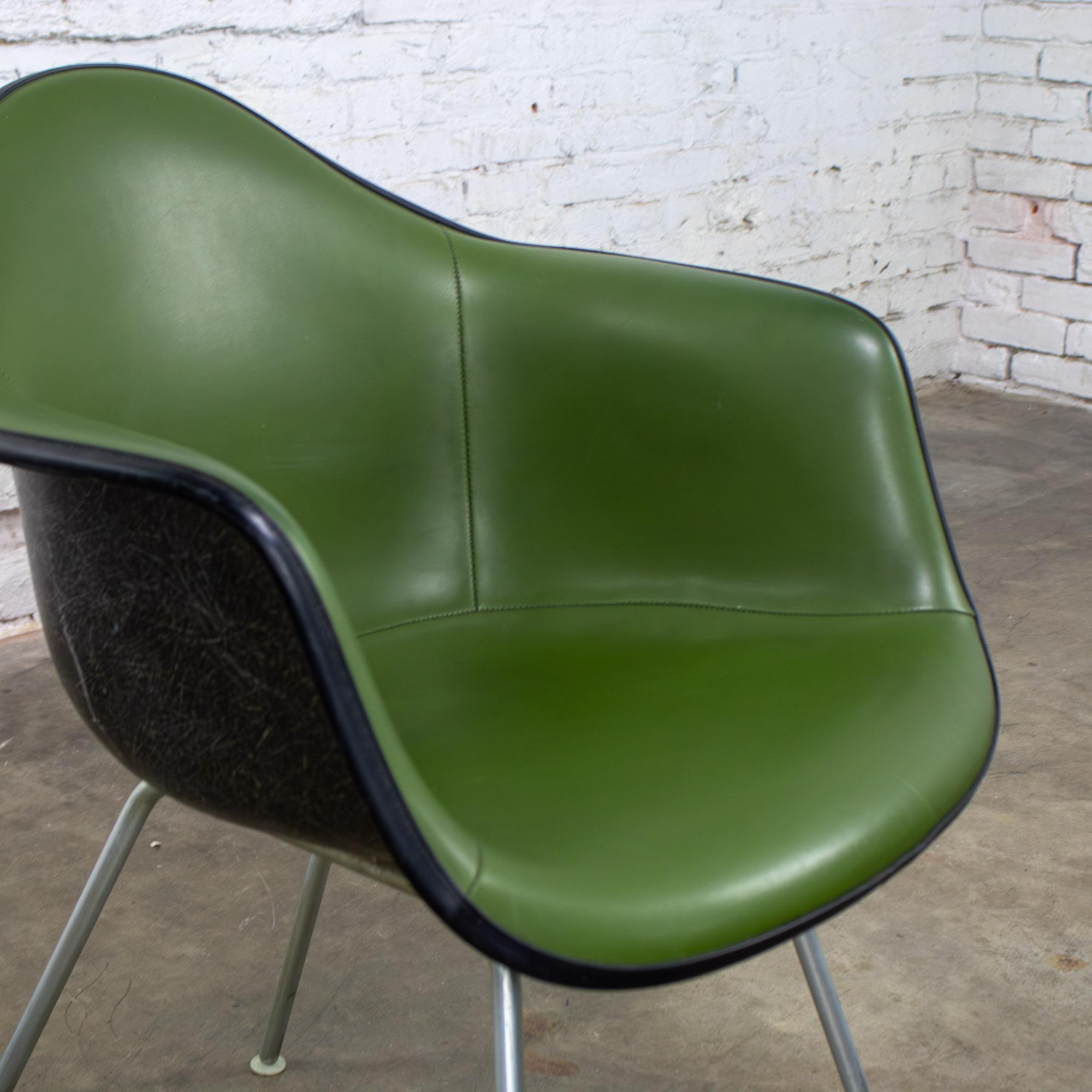 1971 MCM Eames Herman Miller Molded Fiberglass Shell Armchair Upholstered Green Naugahyde Galvanized H Base