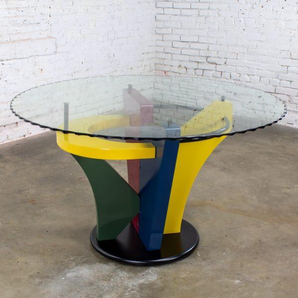 Late 20th Century Postmodern Dining Table Geometrical Pedestal Base & Round Scalloped Glass Top Style of Memphis Group