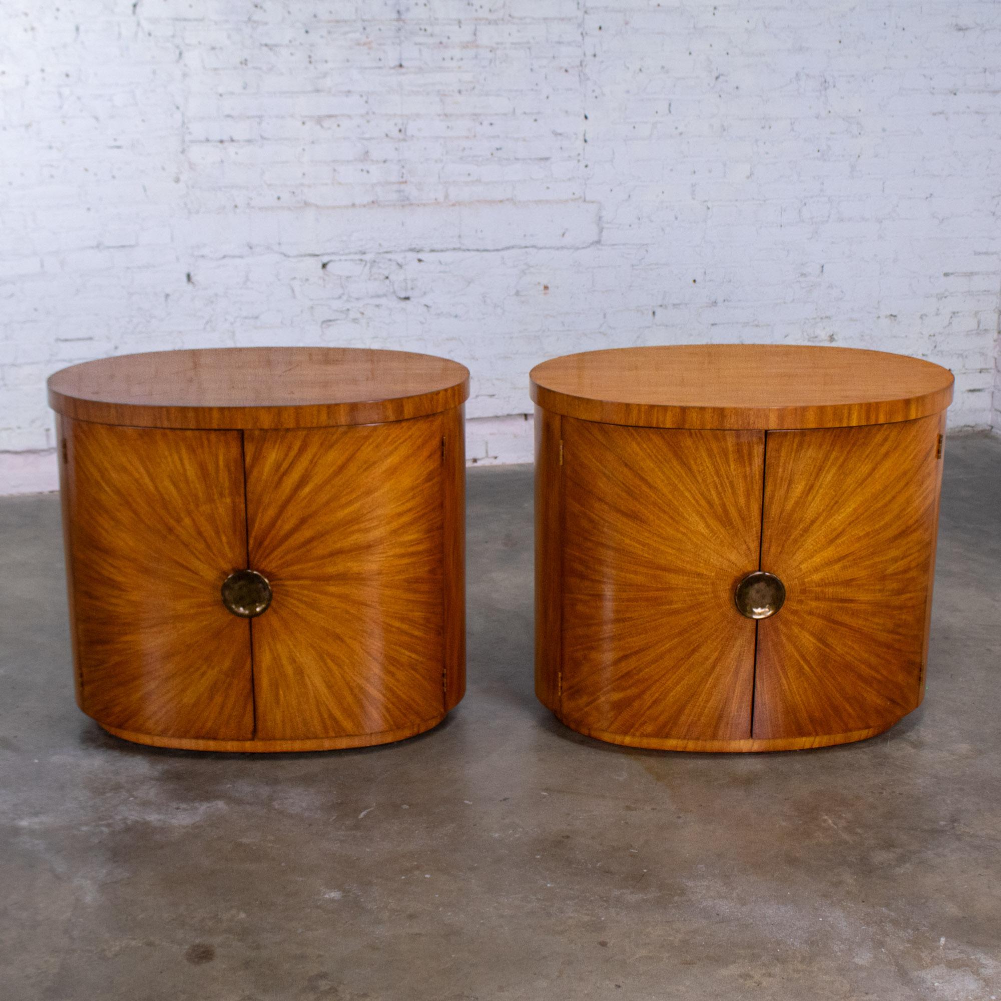 Late 20th Century Modern to Art Deco Revival Pair Arbus Oval Nightstands or End Tables 6000 Series by Henredon