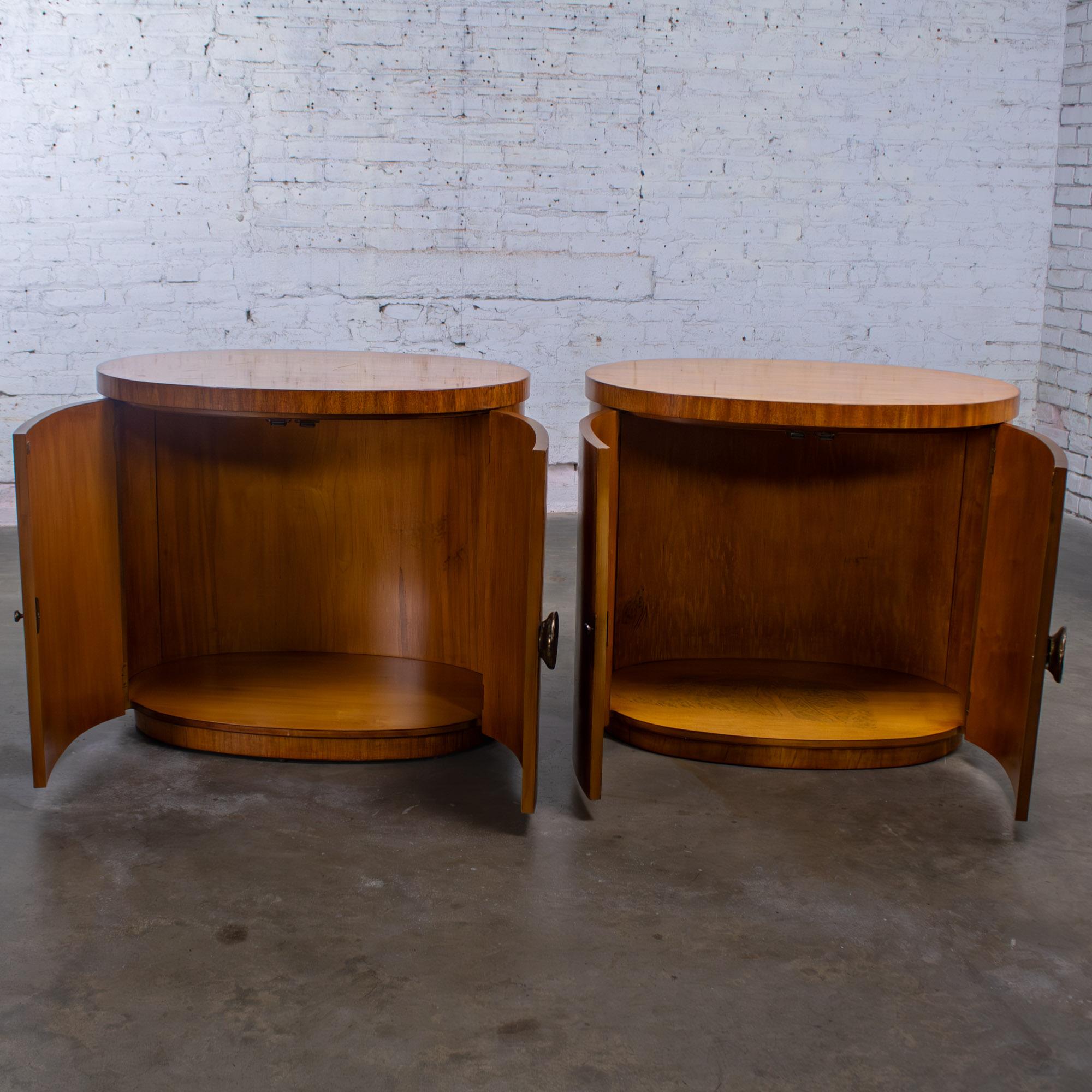 Late 20th Century Modern to Art Deco Revival Pair Arbus Oval Nightstands or End Tables 6000 Series by Henredon