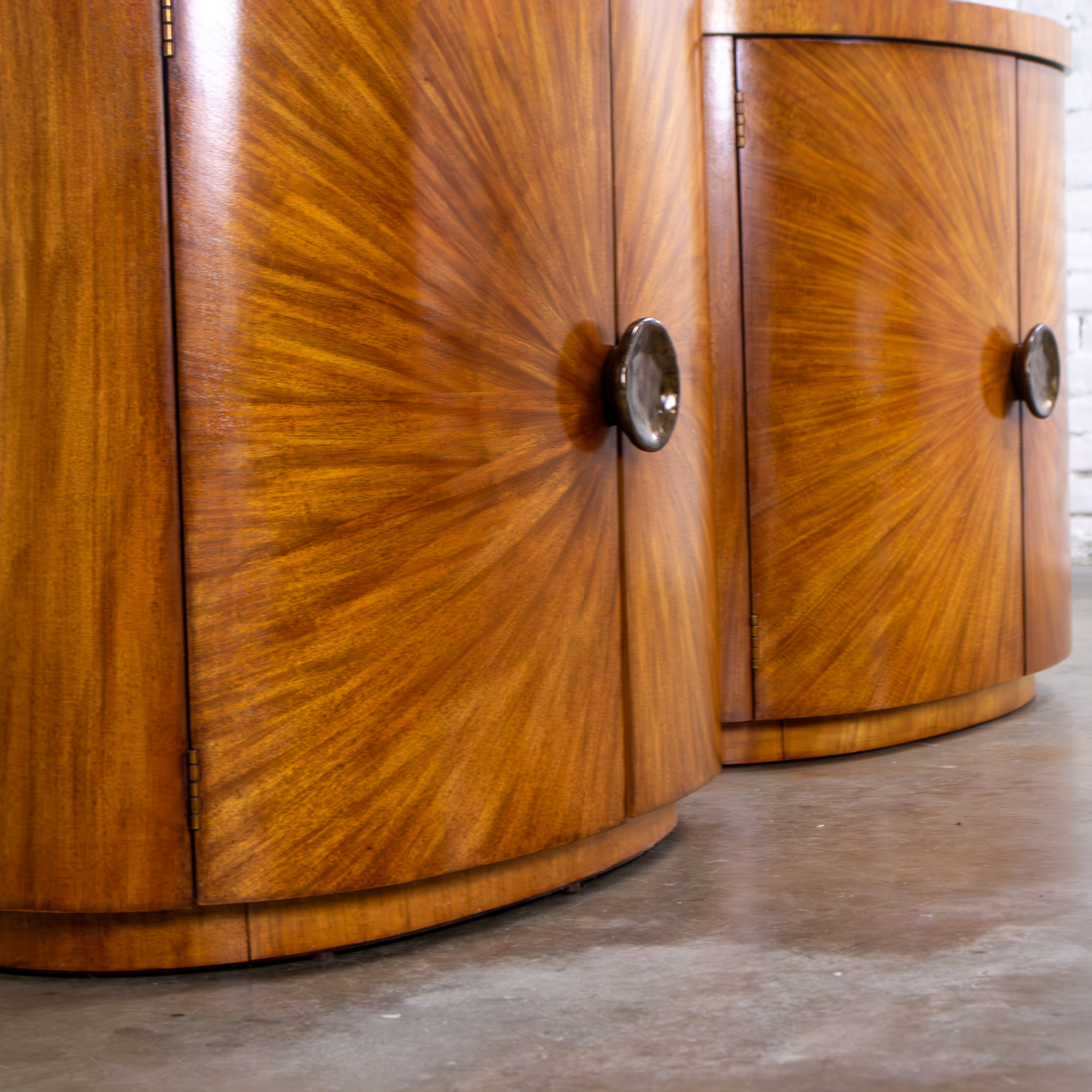 Late 20th Century Modern to Art Deco Revival Pair Arbus Oval Nightstands or End Tables 6000 Series by Henredon