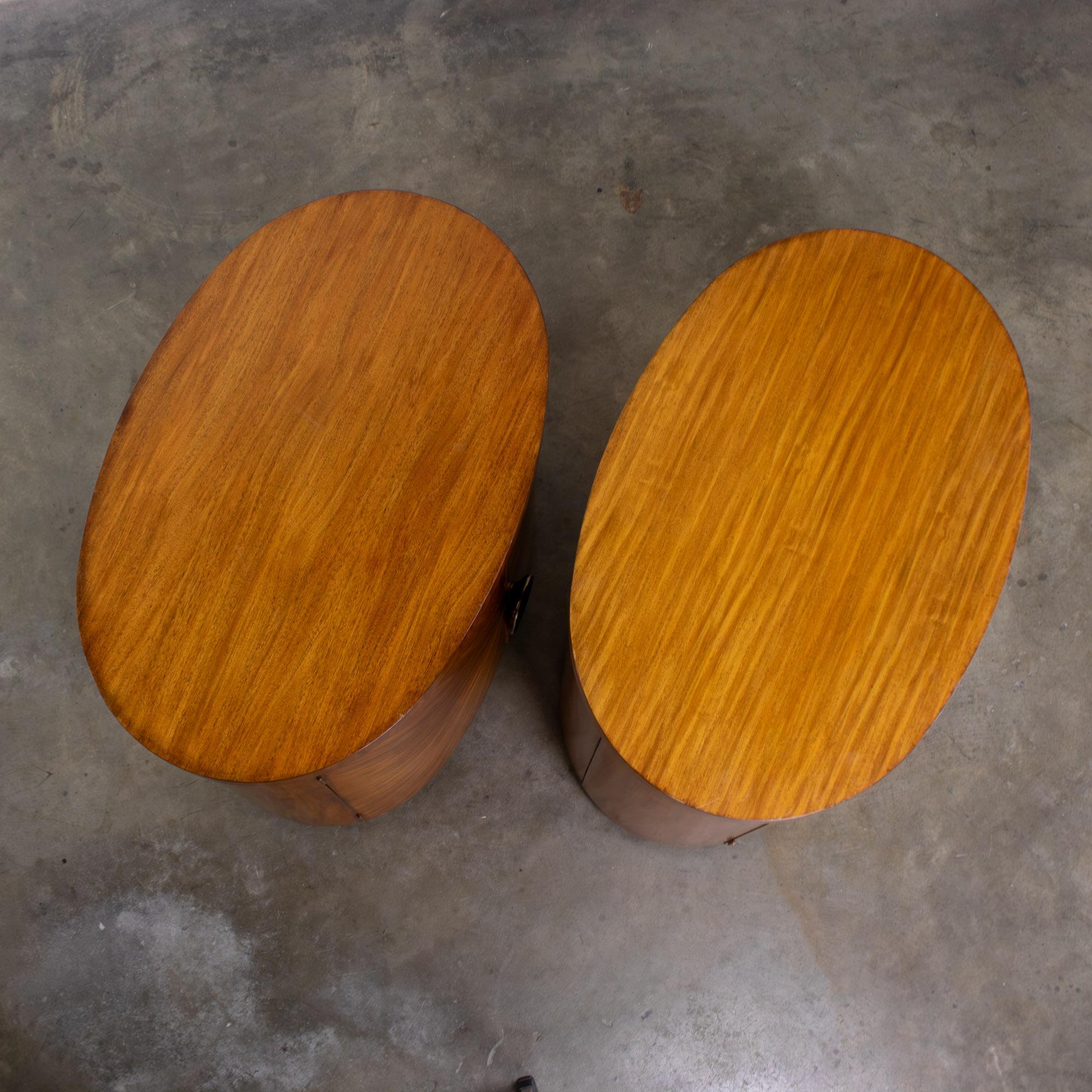 Late 20th Century Modern to Art Deco Revival Pair Arbus Oval Nightstands or End Tables 6000 Series by Henredon