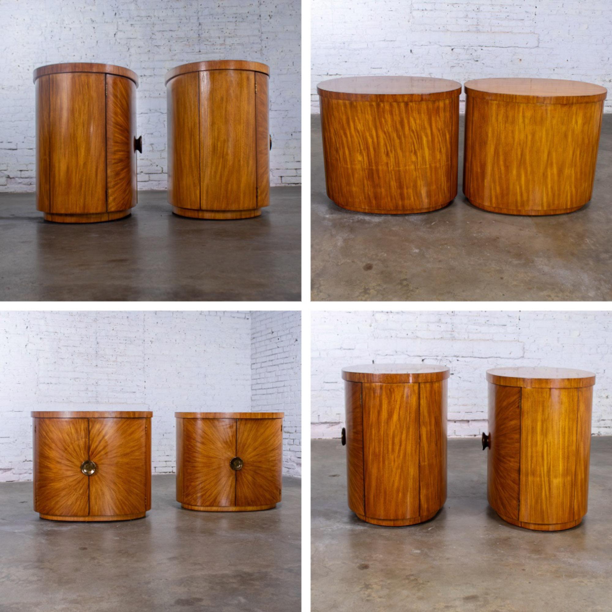 Late 20th Century Modern to Art Deco Revival Pair Arbus Oval Nightstands or End Tables 6000 Series by Henredon